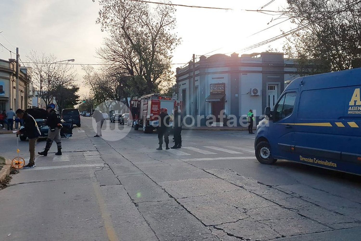 Violento accidente en Rafaela: Bomberos tuvieron rescatar a un hombre atrapado