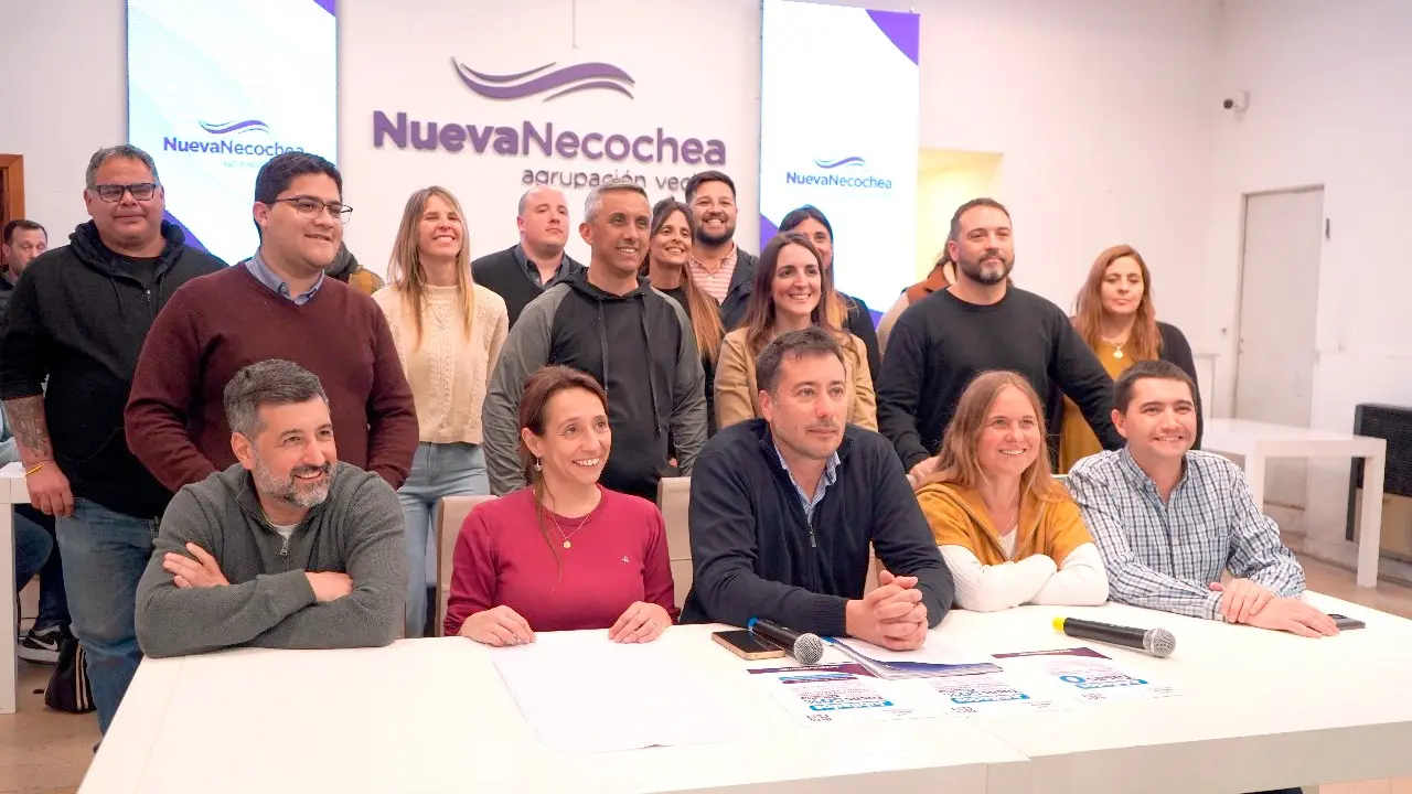 Matías Sierra junto a todos los integrantes de la lista del espacio de Arturo Rojas