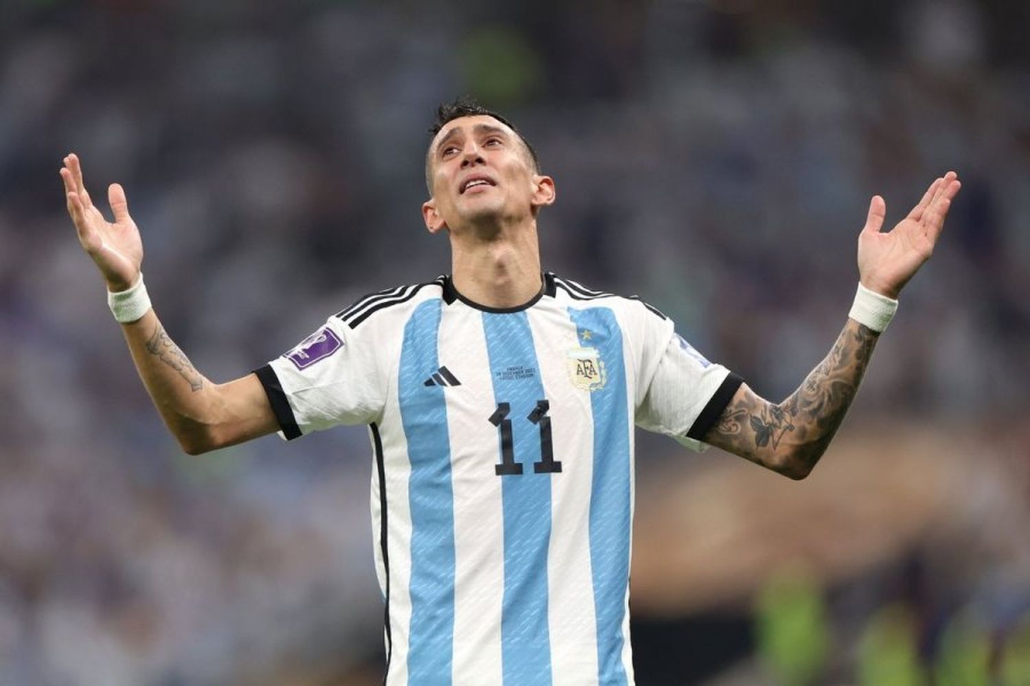 Ángel Di María fue presentado en su nuevo club y se lamentan los hinchas de Rosario Central