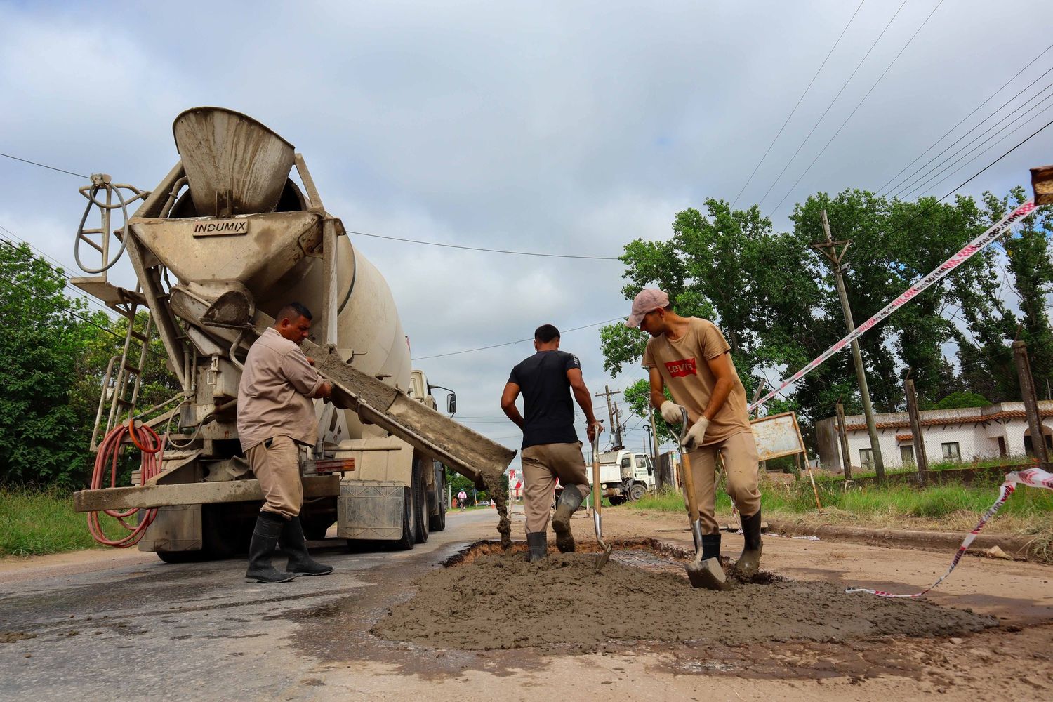 Se realizan trabajos de bacheo