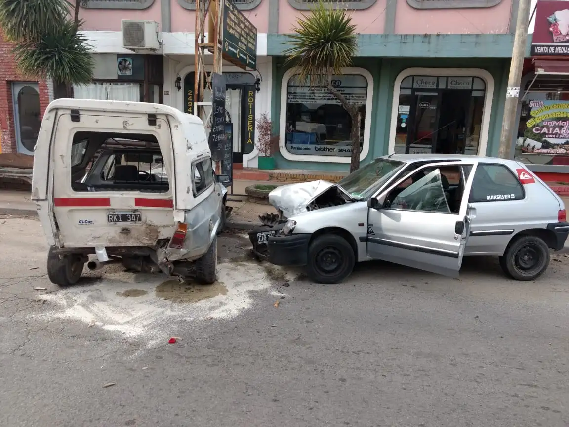 Una persona hospitalizada tras fuerte choque en Marconi y 11 de Septiembre 