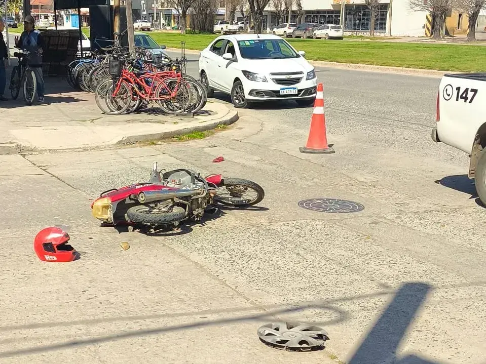 Choque entre una moto y una Renault Kangoo en 34 y 59