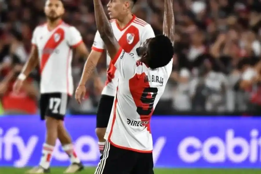 River le dió vueta el partido a Central y sigue arriba en la Zona A