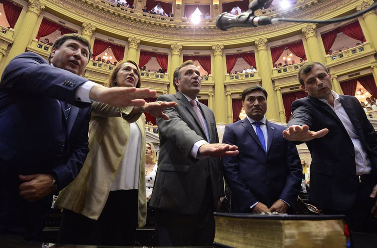 Se realiza la jura de diputados nacionales en el Congreso