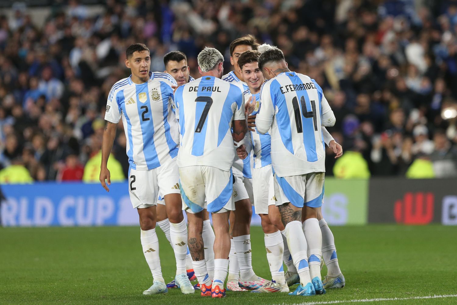 Eliminatorias 2026: Argentina aplastó a Chile en el Monumental