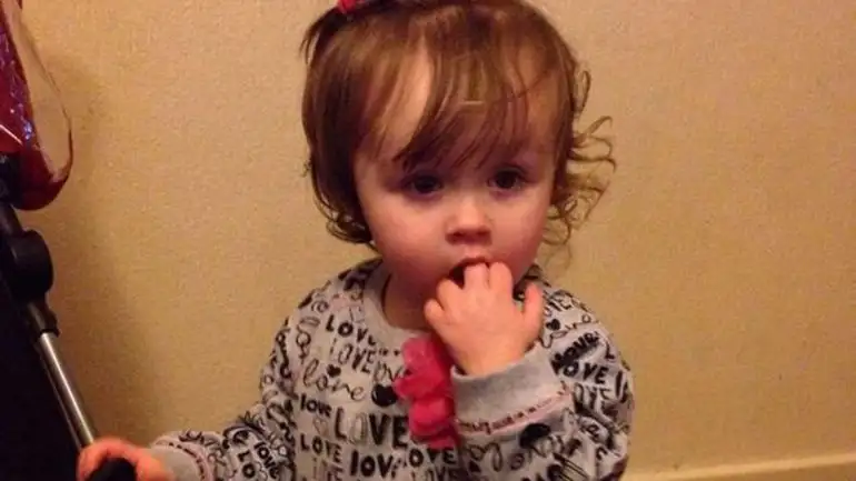 El drama de Sophie Jones, la niña que murió por la adicción de sus padres