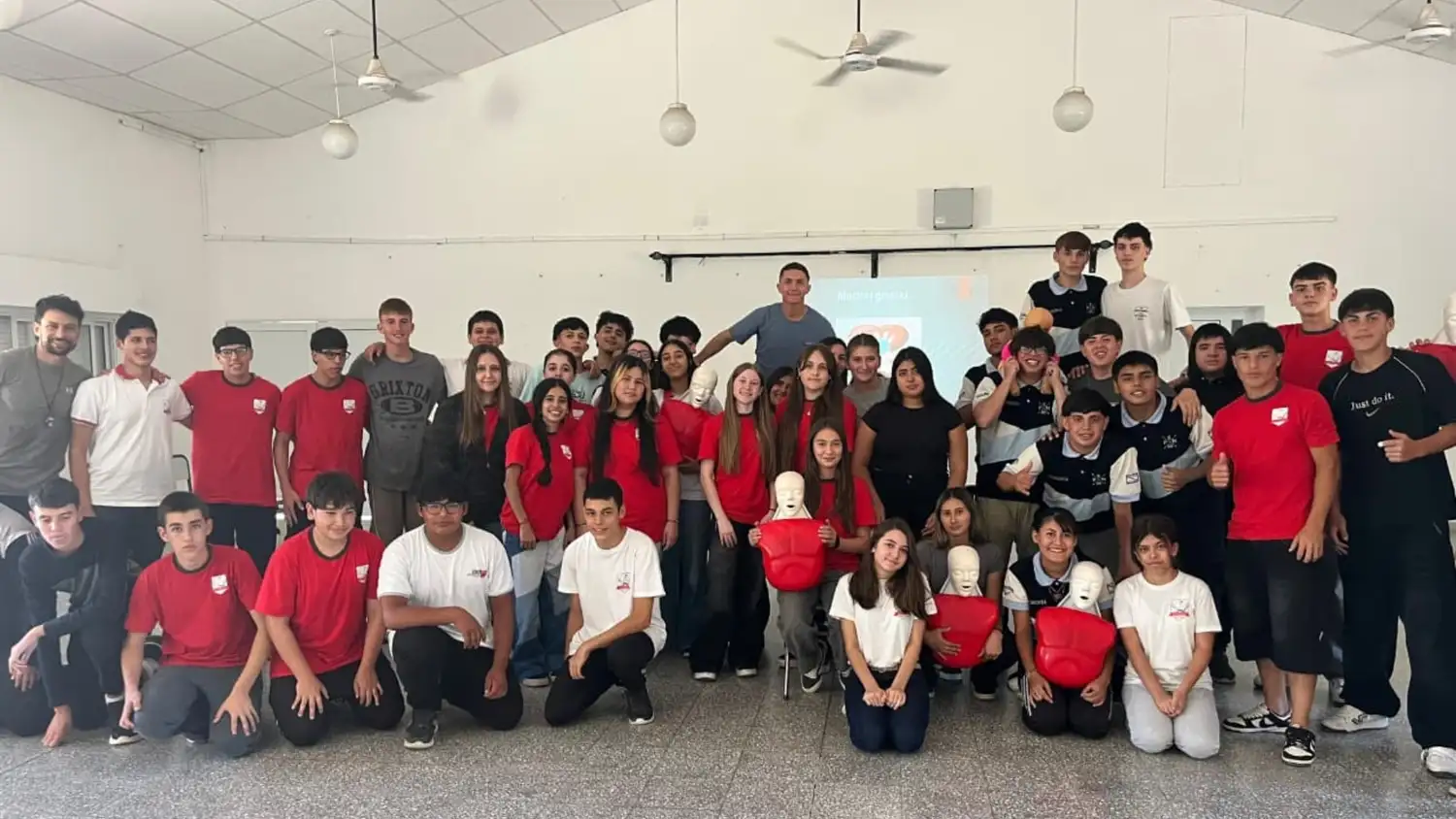 Docentes de Educación Física de Gualeguay reciben capacitación en RCP y primeros auxilios