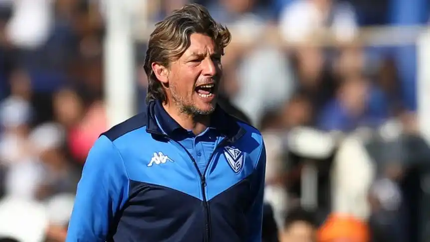 El presidente de Vélez chicaneó a Boca sobre un posible sondeo a Heinze