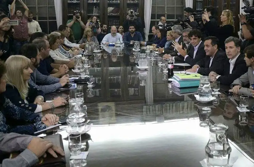 La Provincia volvió a convocar a los docentes para este jueves