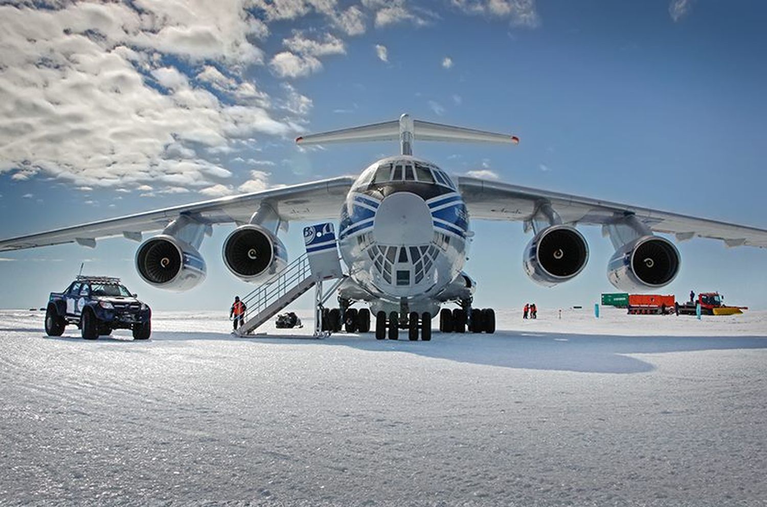 Continúa el programa de pruebas del IL-76TD-90VD de la carguera Volga-Dnepr en la Antártida