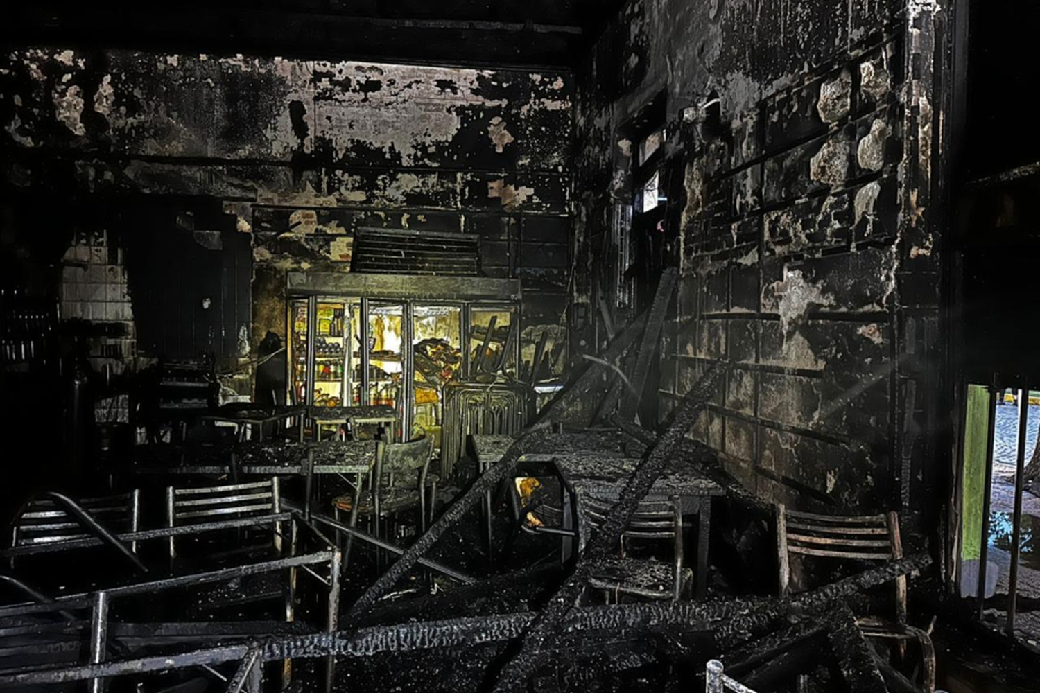 Un feroz incendio consumió por completo un reconocido local gastronómico de la ciudad de San Francisco