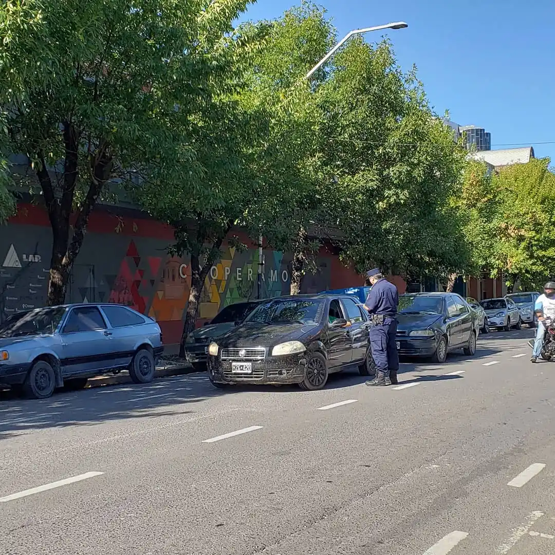 Se realizan operativos policiales para controlar que los crespenses cumplan con la cuarentena