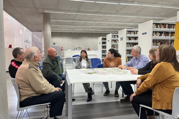 El Club 9 de Julio donó 10 títulos nuevos para sumar a los más de 60  que ya se encuentran disponibles e la Biblioteca Municipal 