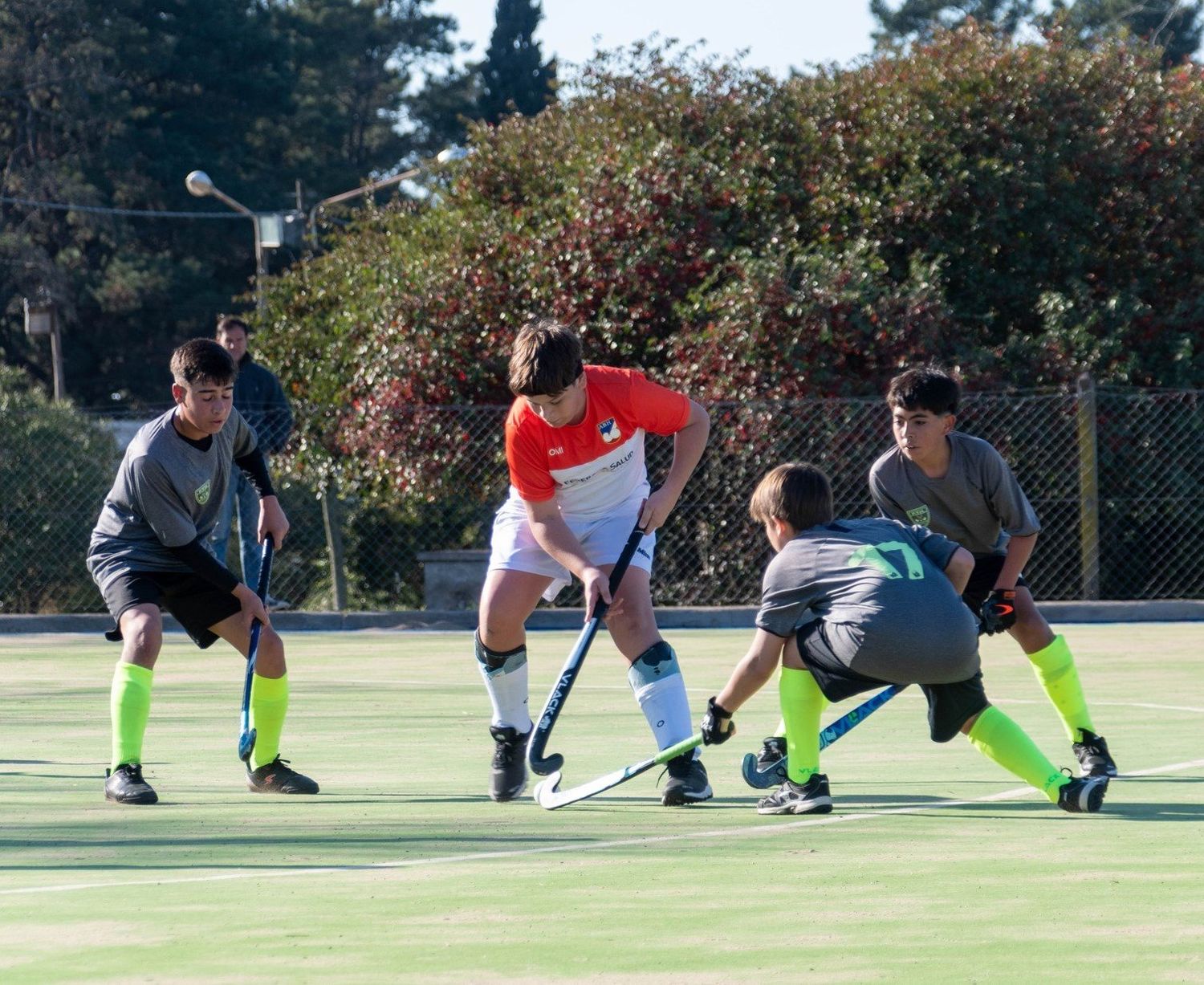 FOTO FEDERACIÓN TANDILENSE DE HOCKEY Los varones de Tandil le ganaron 4-1 a Bahía Blanca.