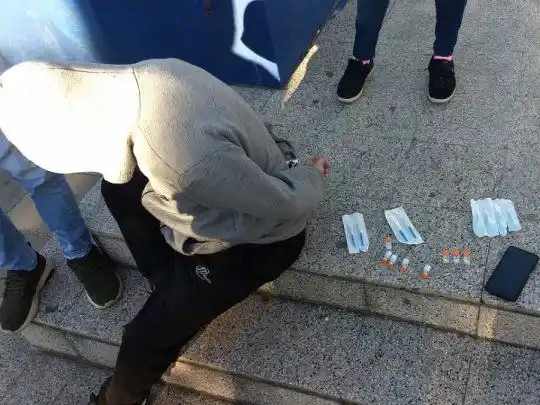 ¿Quién es y cómo operaba el hombre que vendía vacunas de Sinopharm?