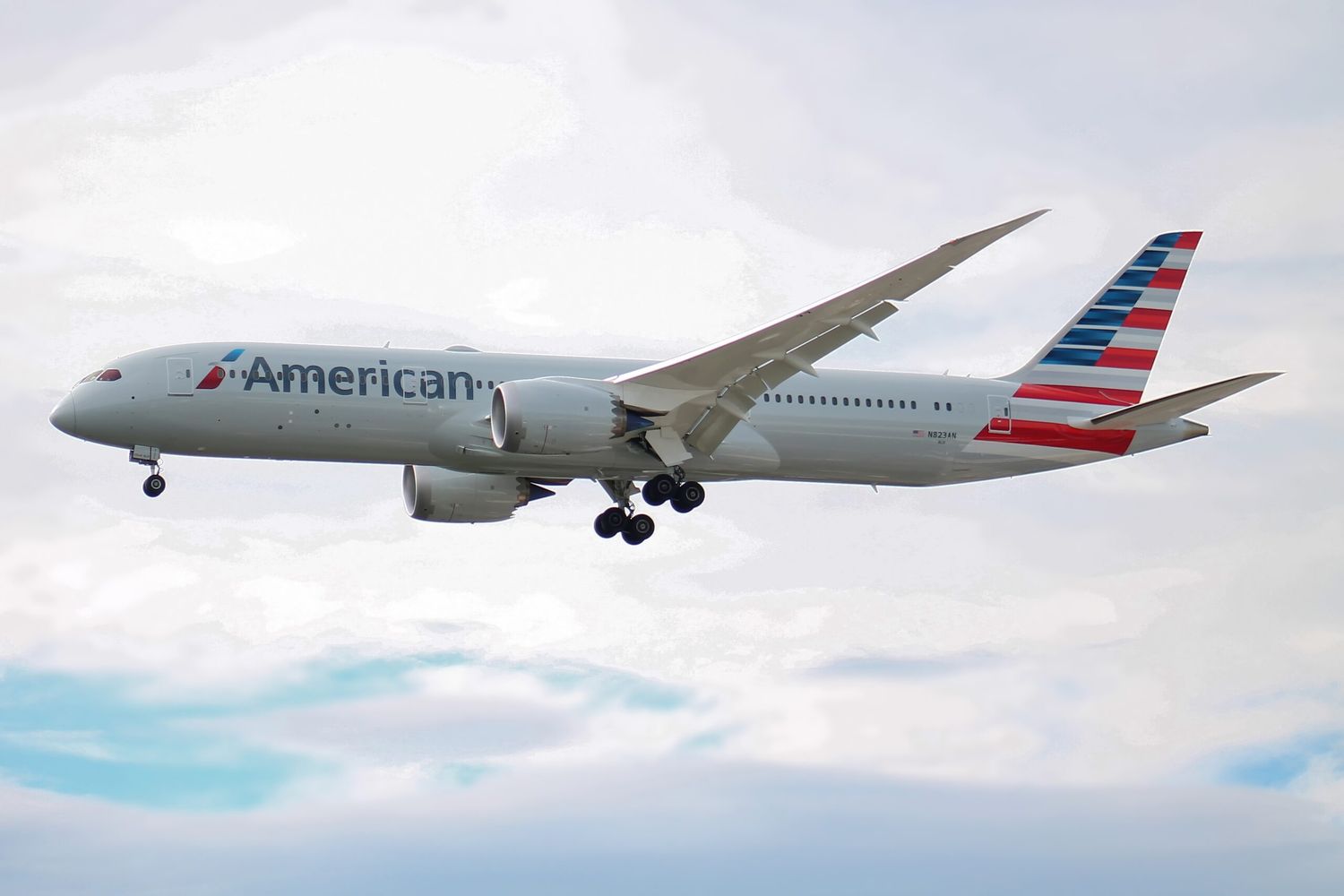 American Airlines añade vuelos a Las Vegas y Barcelona para eventos globales