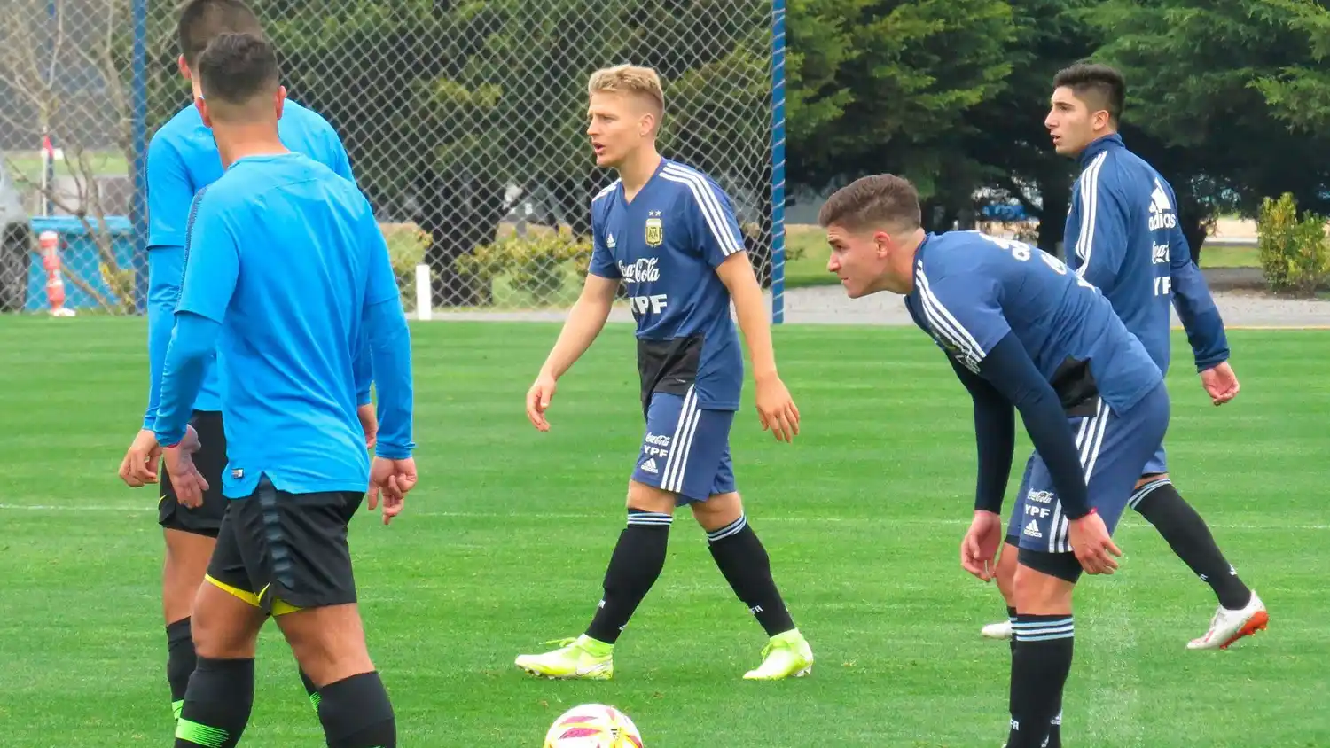 Separaron del plantel "por razones disciplinarias" a una gran promesa de Selección