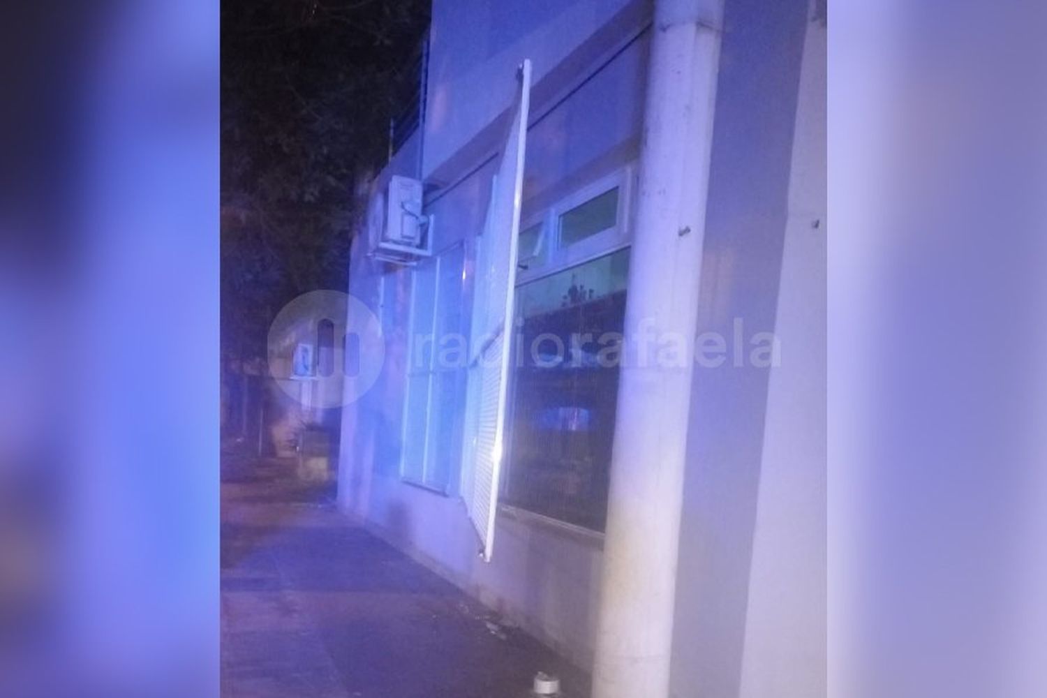 Sacó la reja de la ventana y se metió a robar en un almacén: lo atraparon en pleno acto