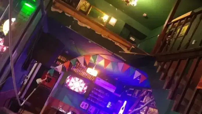 Por qué se desplomó el entrepiso del bar: la explicación del propietario