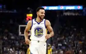 Stephen Curry volvió tras cuatro meses y mostró su magia: 23 puntos y varios lujos