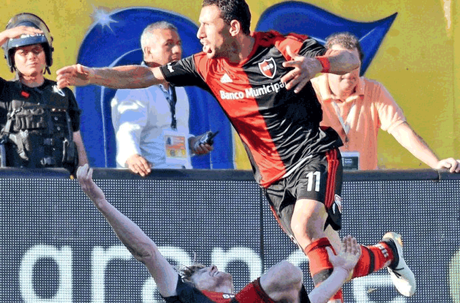 «La mejor foto que tengo con el gran Pomelo Mateo», el recuerdo de Maxi Rodríguez en un Clásico rosarino histórico