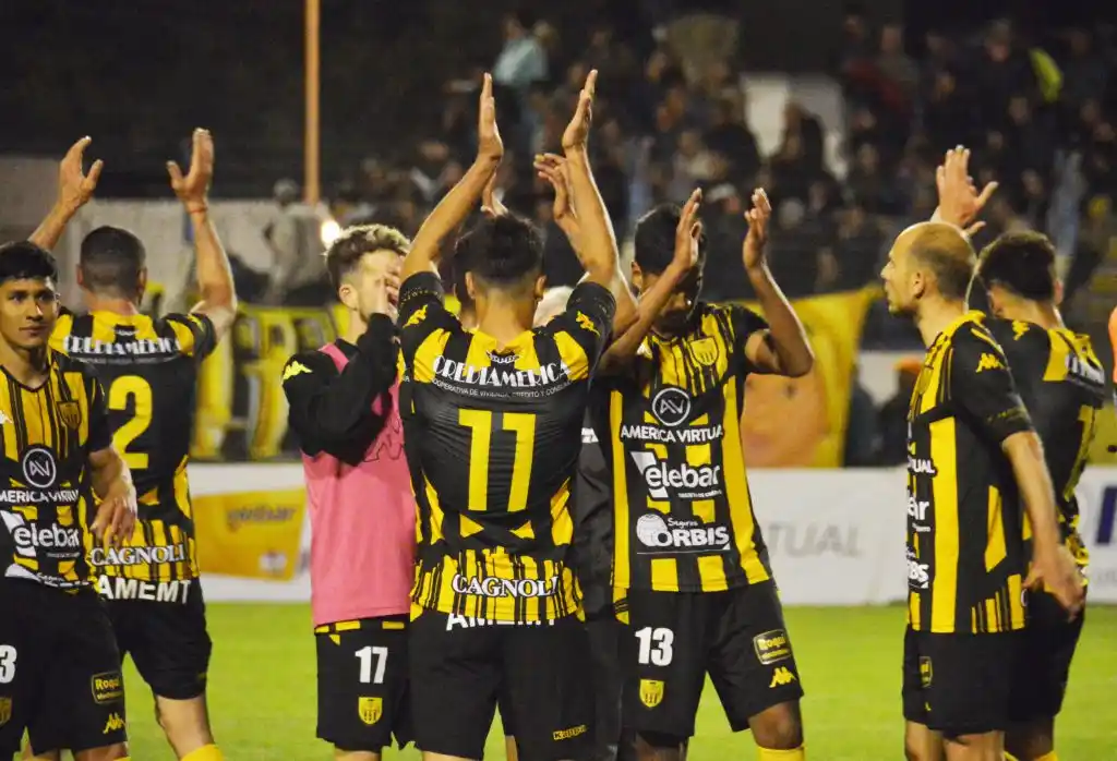 Santamarina lamentó un empate en el minuto 94