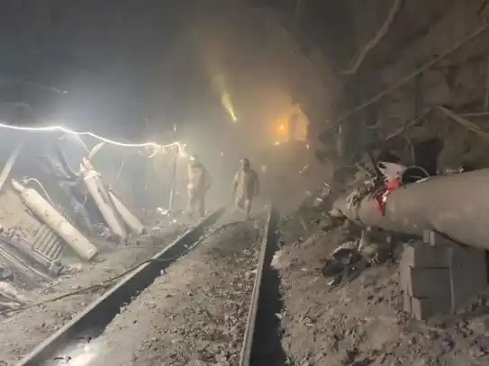 AL MENOS SEIS MUERTOS y  9 heridos por derrumbe de una mina en CHILE