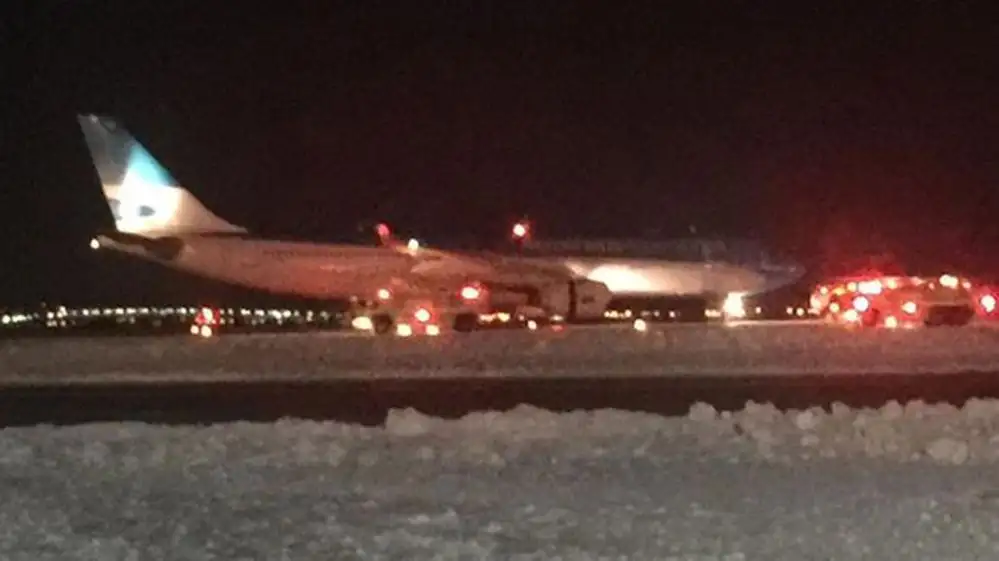 Se prendió fuego un avión de Aerolíneas Argentinas en Nueva York