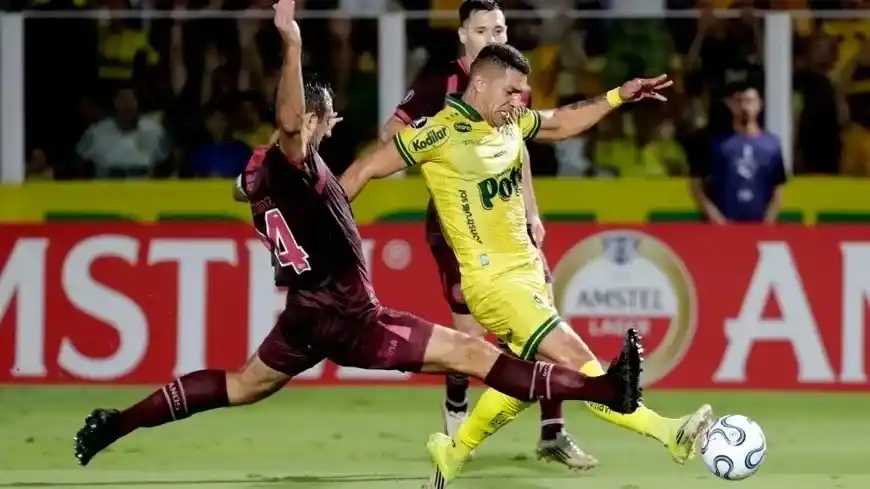 Lanús tropezó en Brasil