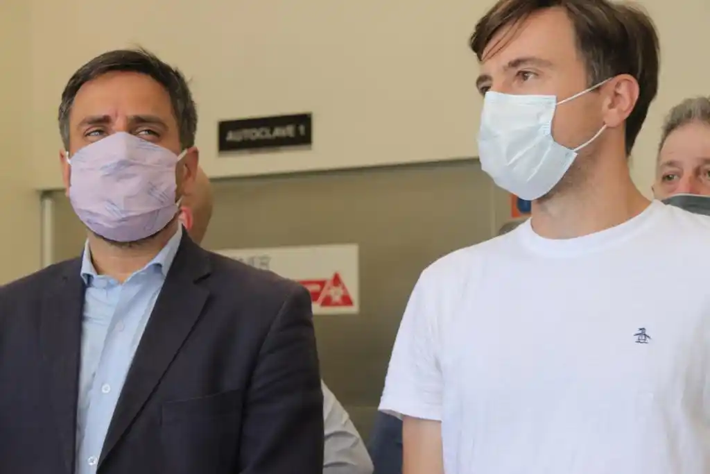 Ghi y Cabandié visitaron la planta de residuos patológicos del Hospital Posadas