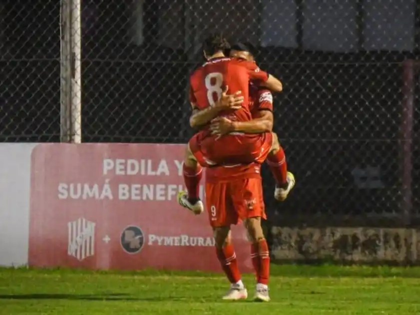 Ferro ganó y se trepó a la cima del Apertura de la Primera A. Foto: ig de CAFE