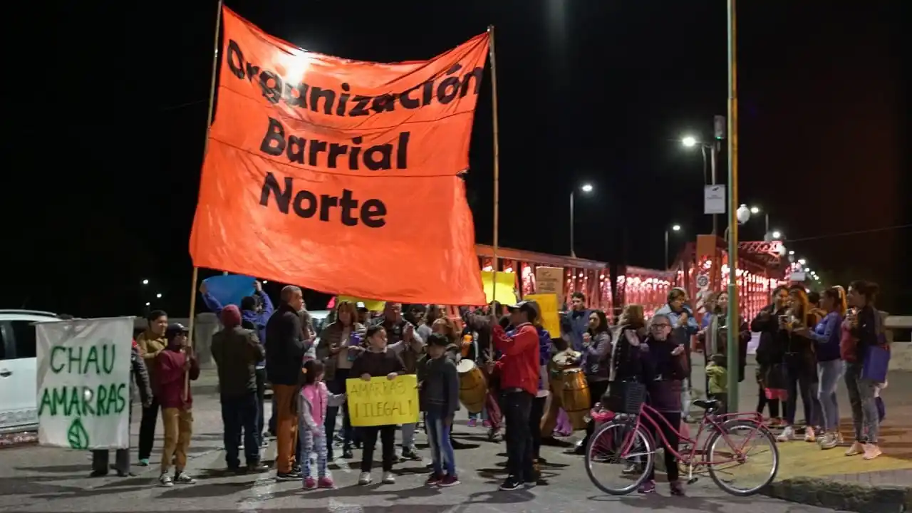 Nueva manifestación contra Amarras: cortaron parcialmente el puente 