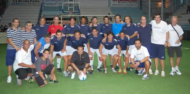 Argentina enfrenta a Uruguay en el gimnasio de Juventud Unida   