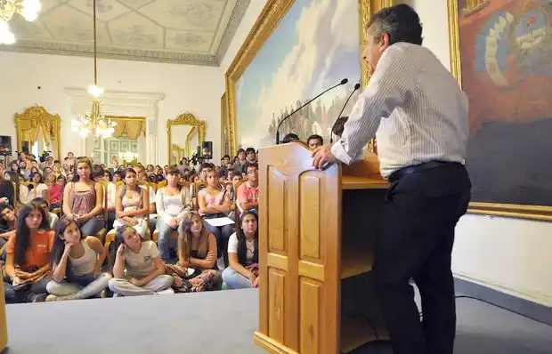 Proyecto de ley para regular la formación de centros estudiantes