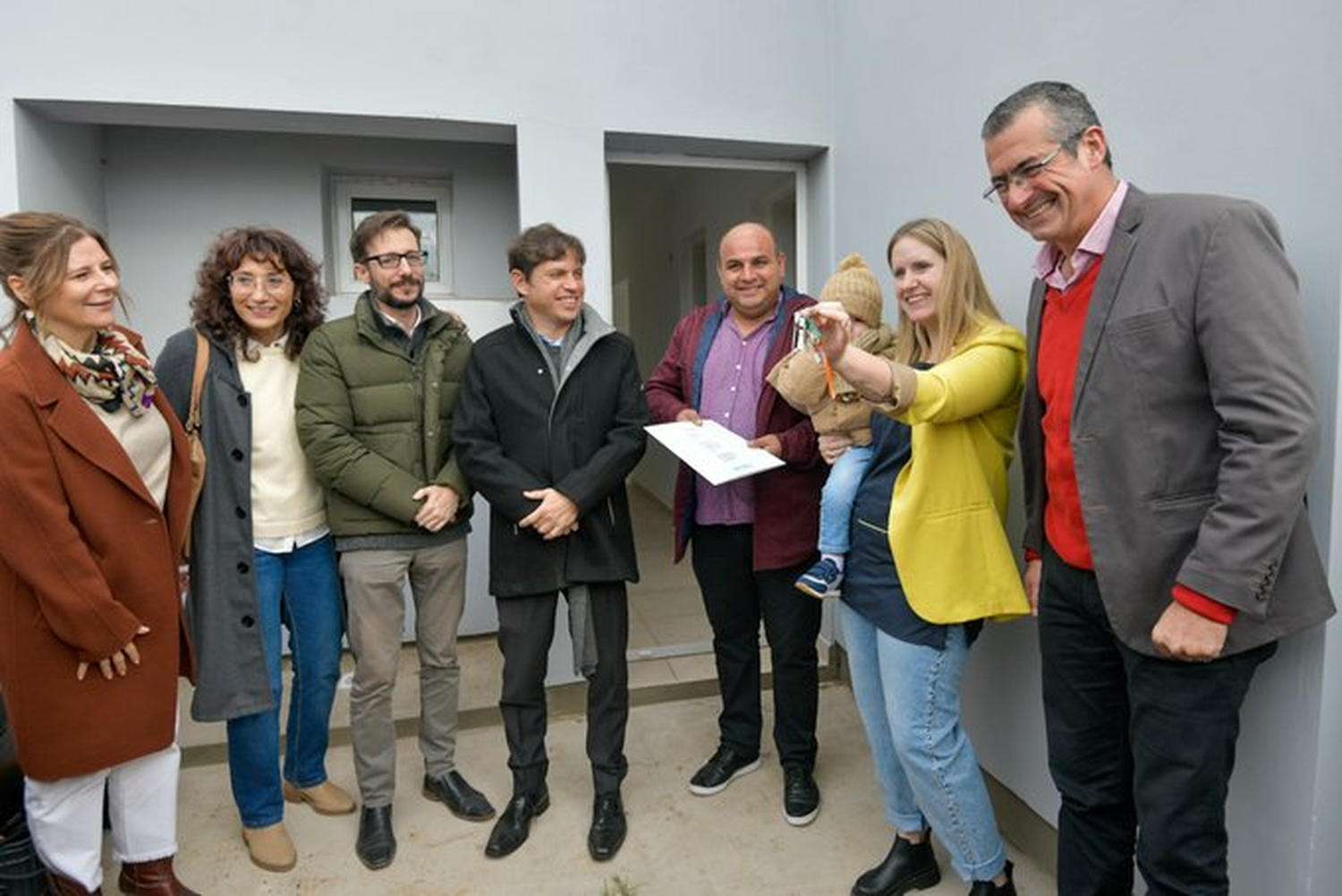 Kicillof entregó viviendas en Rauch: "seguimos construyendo y dignificando la vida en cada barrio"