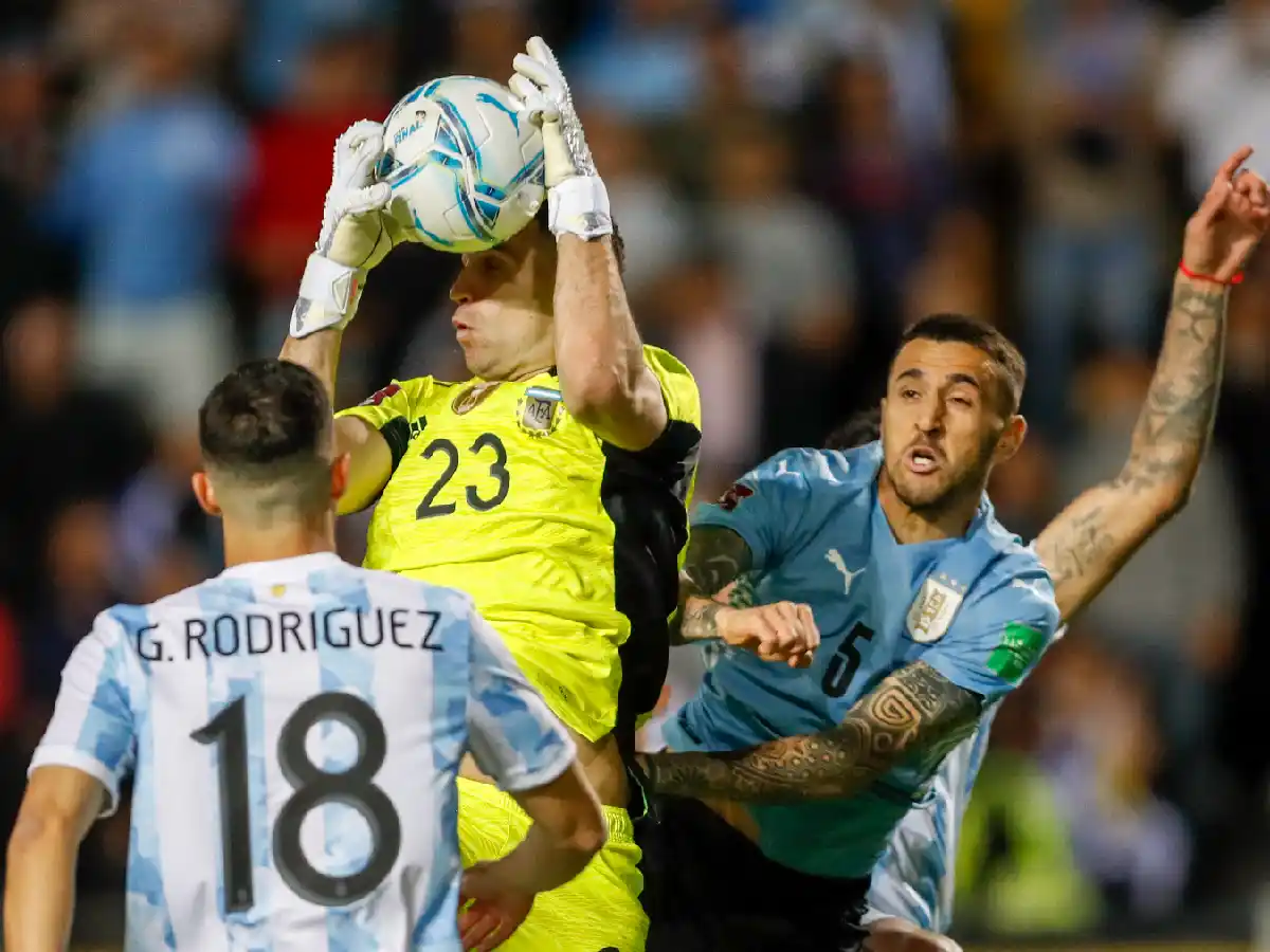 "Dimos un paso gigante", dijo el "Dibu" Martínez