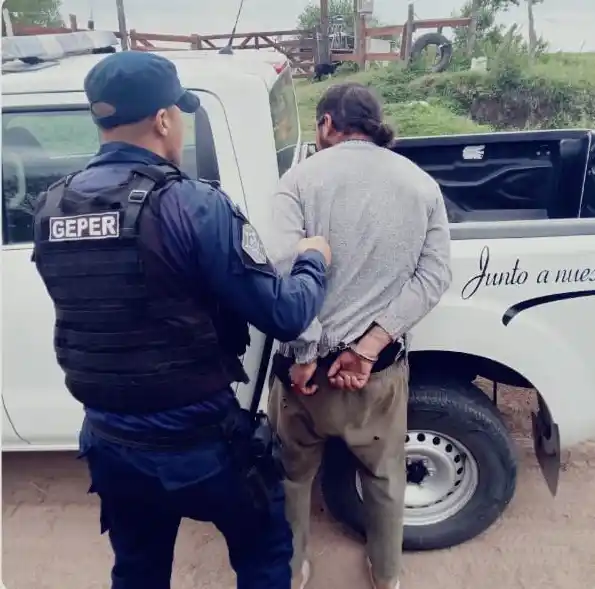 Fue detenido por "amenazas calificadas por el uso de arma de fuego" en Victoria