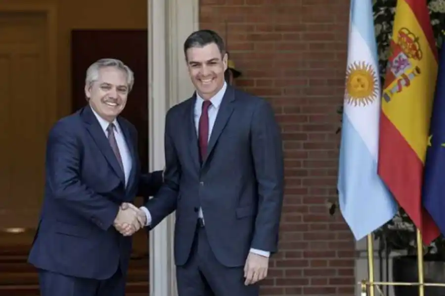 Pedro Sánchez repudió el ataque: "El odio y la violencia jamás vencerán a la democracia"