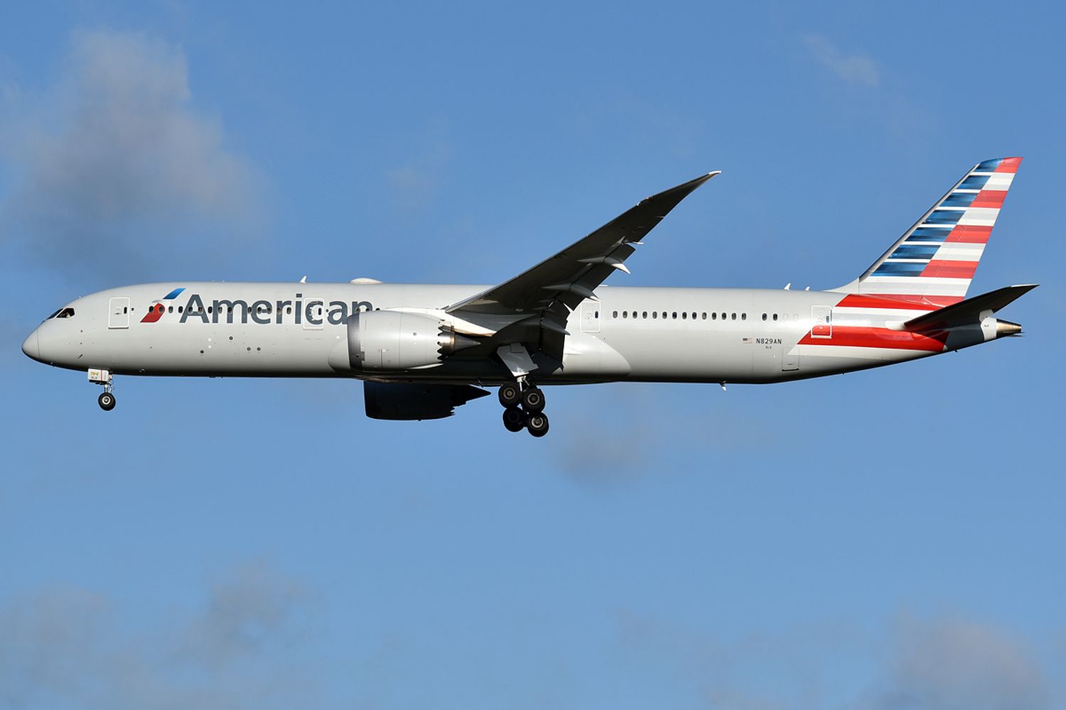 787 effect continues: American Airlines modifies summer schedule to Europe