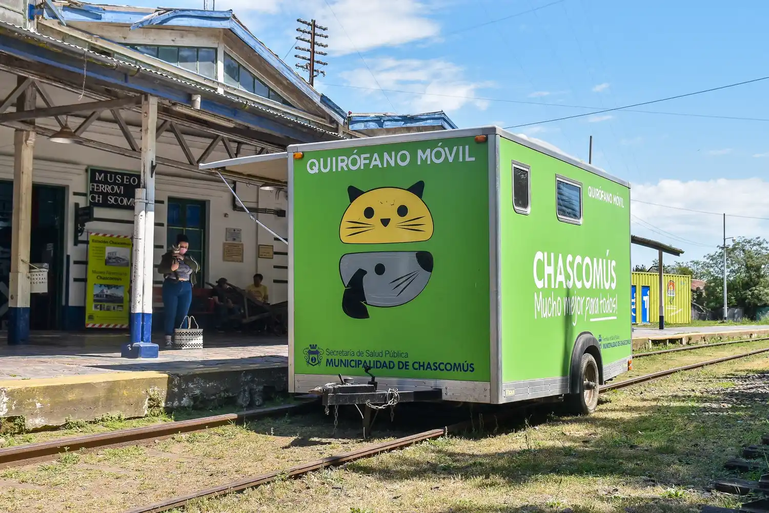 Con turno previo se realizan las castraciones de perros y gatos en el quirófano móvil instalado en la vieja estación