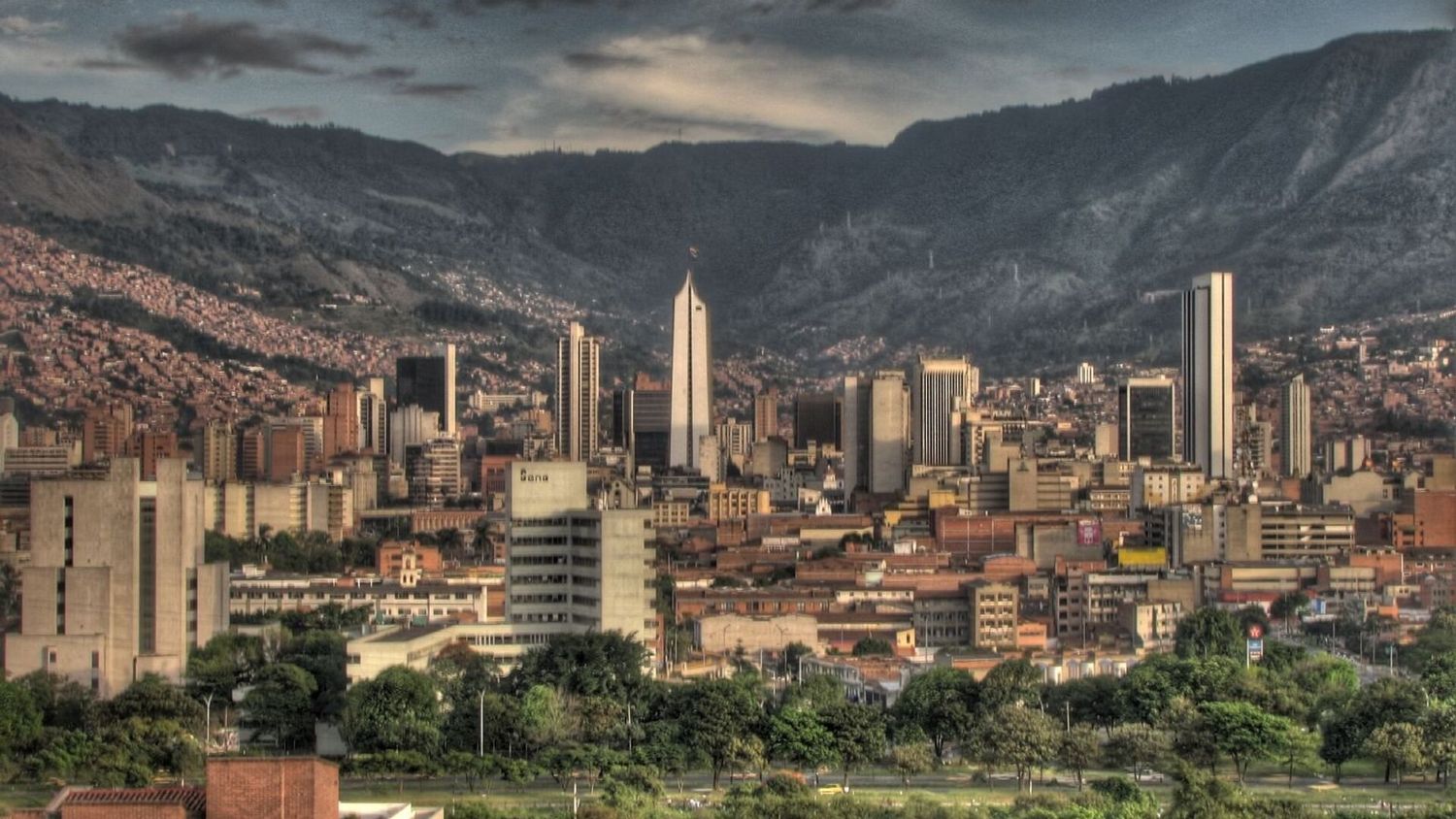 VIOLENCIA DESBORDADA en Medellín: choque entre bandas deja 8 muertos