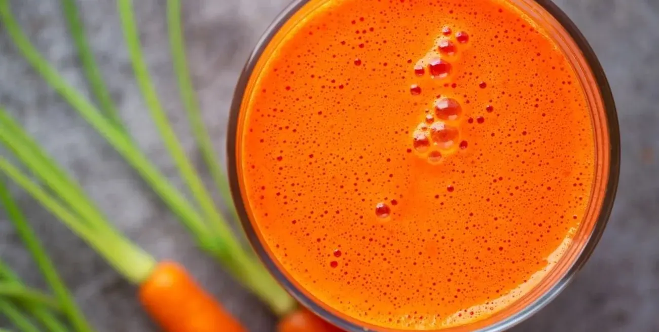Jugos de zanahoria: el poder natural para tu piel, corazón e inmunidad.