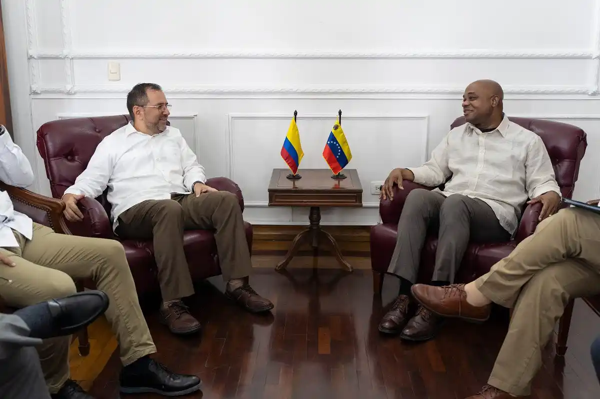 ¿HABLARÁN DE MARÍA CORINA MACHADO? CANCILLERES DE VENEZUELA Y COLOMBIA se reúnen en la frontera este #8Abr