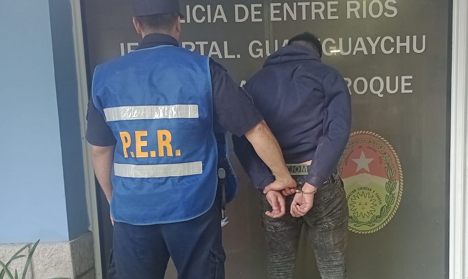 Intentó estafar con 5 mil dólares a una mujer, pero lo atraparon