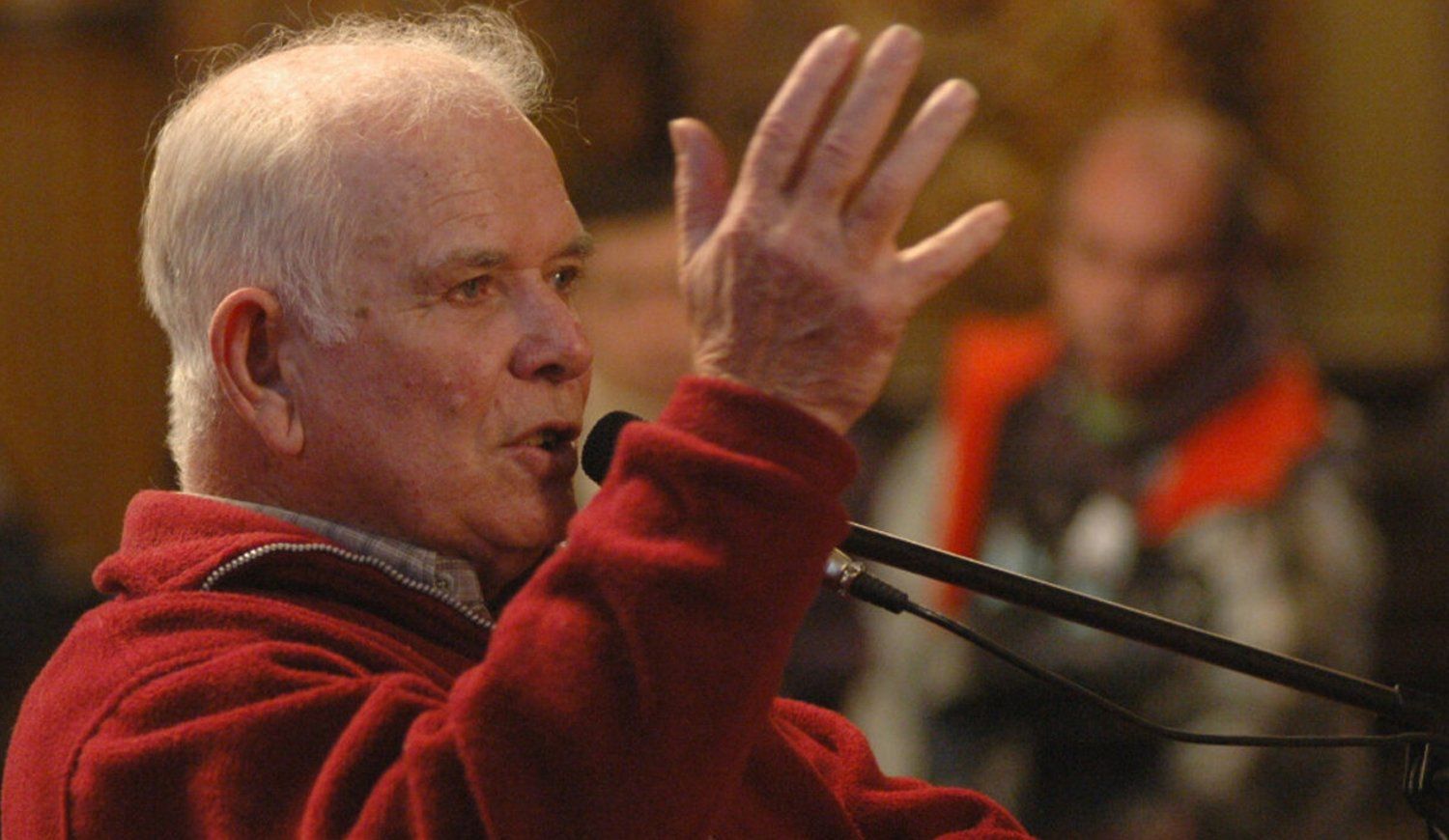 Jorge Julio López durante su declaración en el juicio contra el represor Miguel Etchecolatz, en 2003.