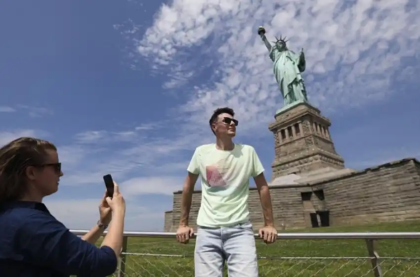 En Nueva York ya no será obligatorio el uso de tapabocas en espacios cerrados