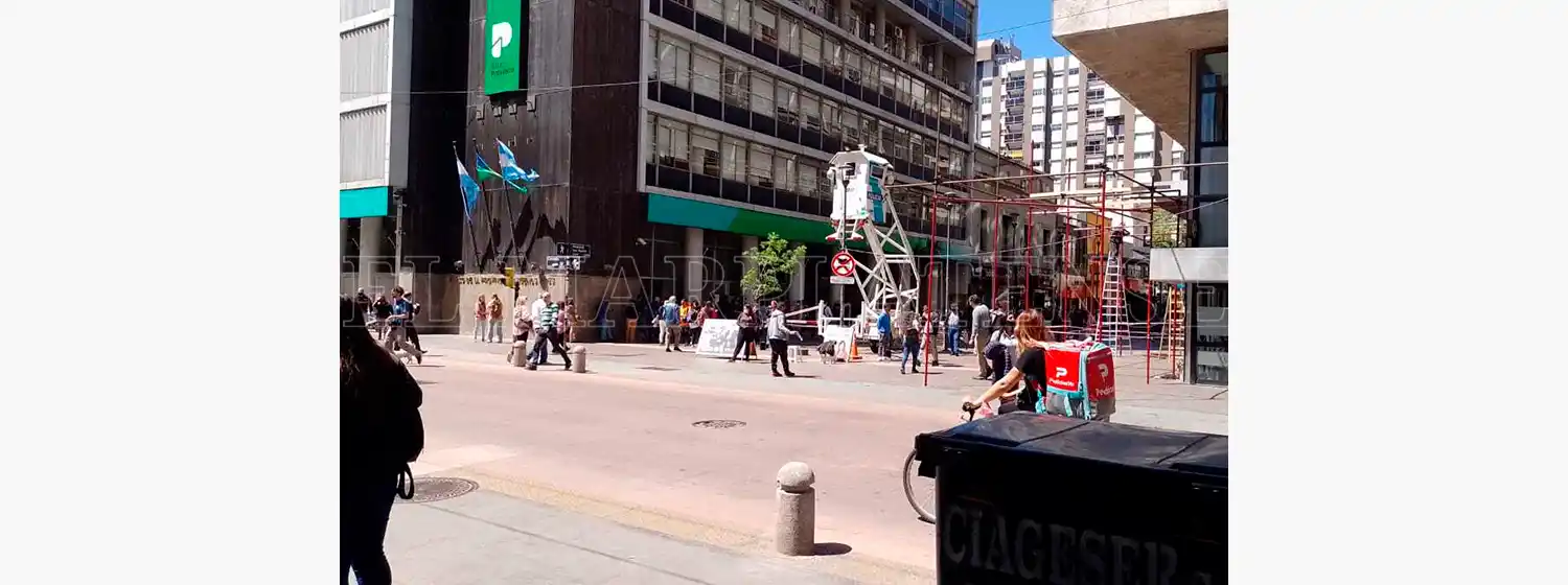 La Peatonal que avergüenza: la inseguridad, motivo de cierres tempranos y menos tránsito de personas