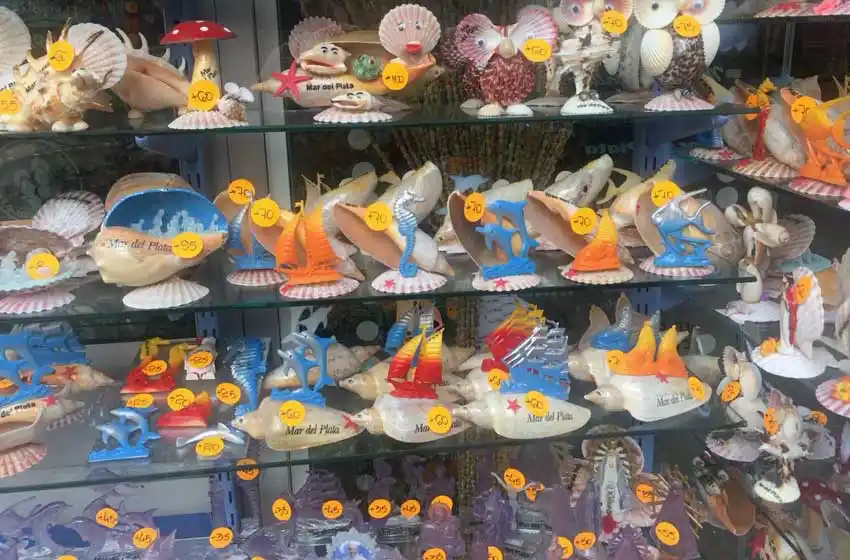 Allanan locales céntricos por vender especies marinas del exterior