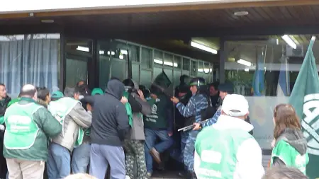 ATE denunció represión en las puertas del Municipio de General Alvarado