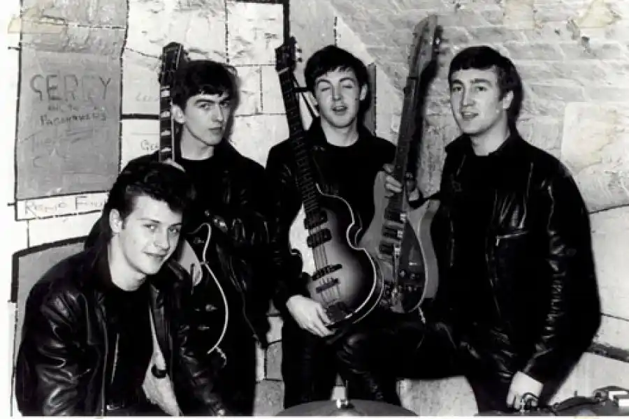 Los Beatles, cuando Ringo todavía no estaba y era Pete Best el baterista.